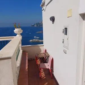 La Stanza Sul Porto Matrimoniale Piccina Piccina Con Vista Sul Porto Di Con Bagno Privato , Amalfi Italia
