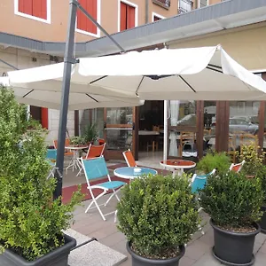 Domus Adele 2*, Vicenza Italia